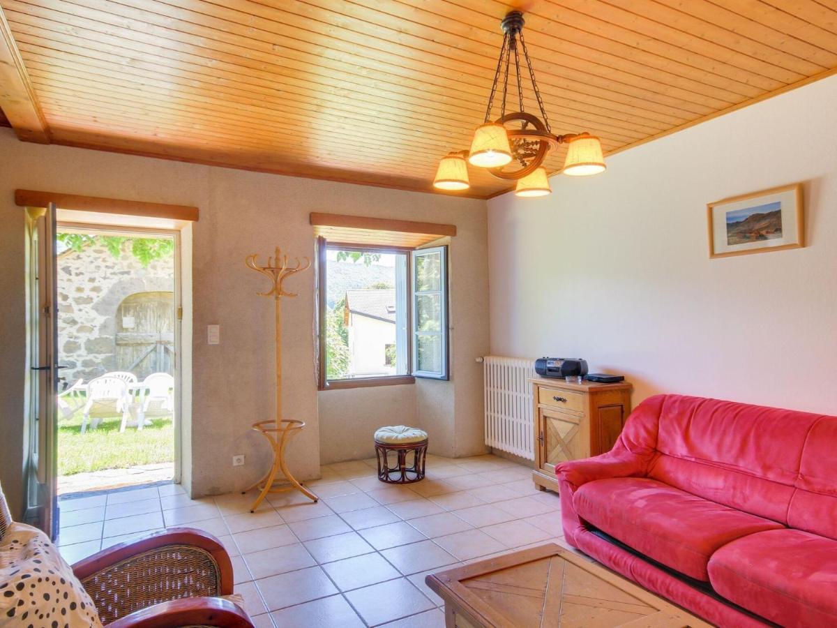 Vic-sur-Cère Beautiful Villa In The Parc Des Volcans D Auvergne מראה חיצוני תמונה