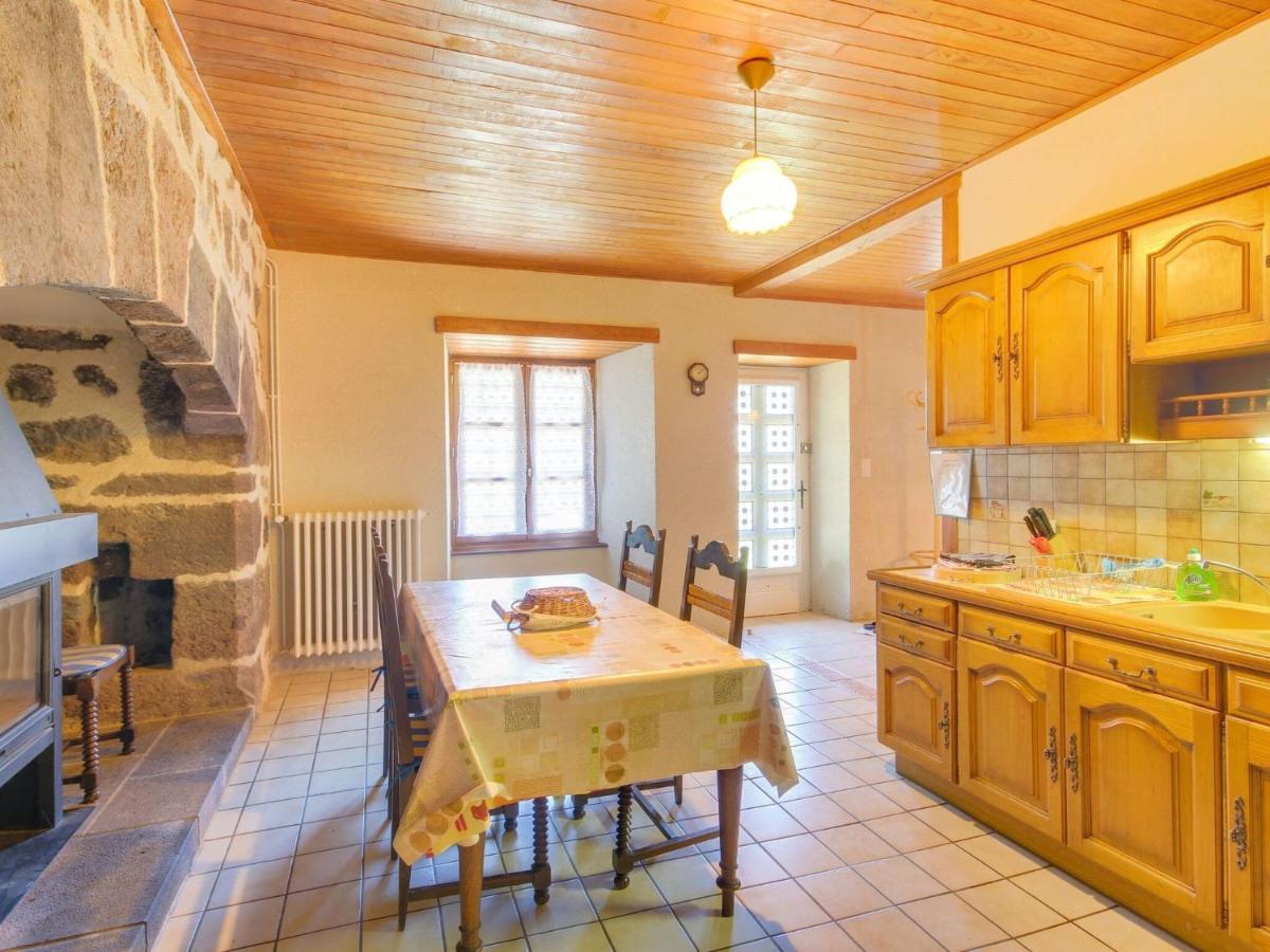 Vic-sur-Cère Beautiful Villa In The Parc Des Volcans D Auvergne מראה חיצוני תמונה