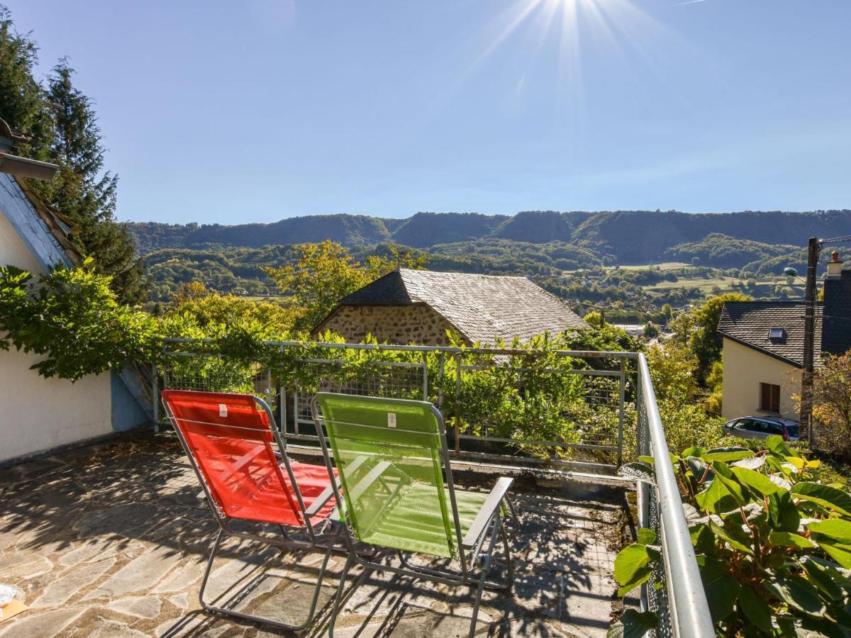 Vic-sur-Cère Beautiful Villa In The Parc Des Volcans D Auvergne מראה חיצוני תמונה