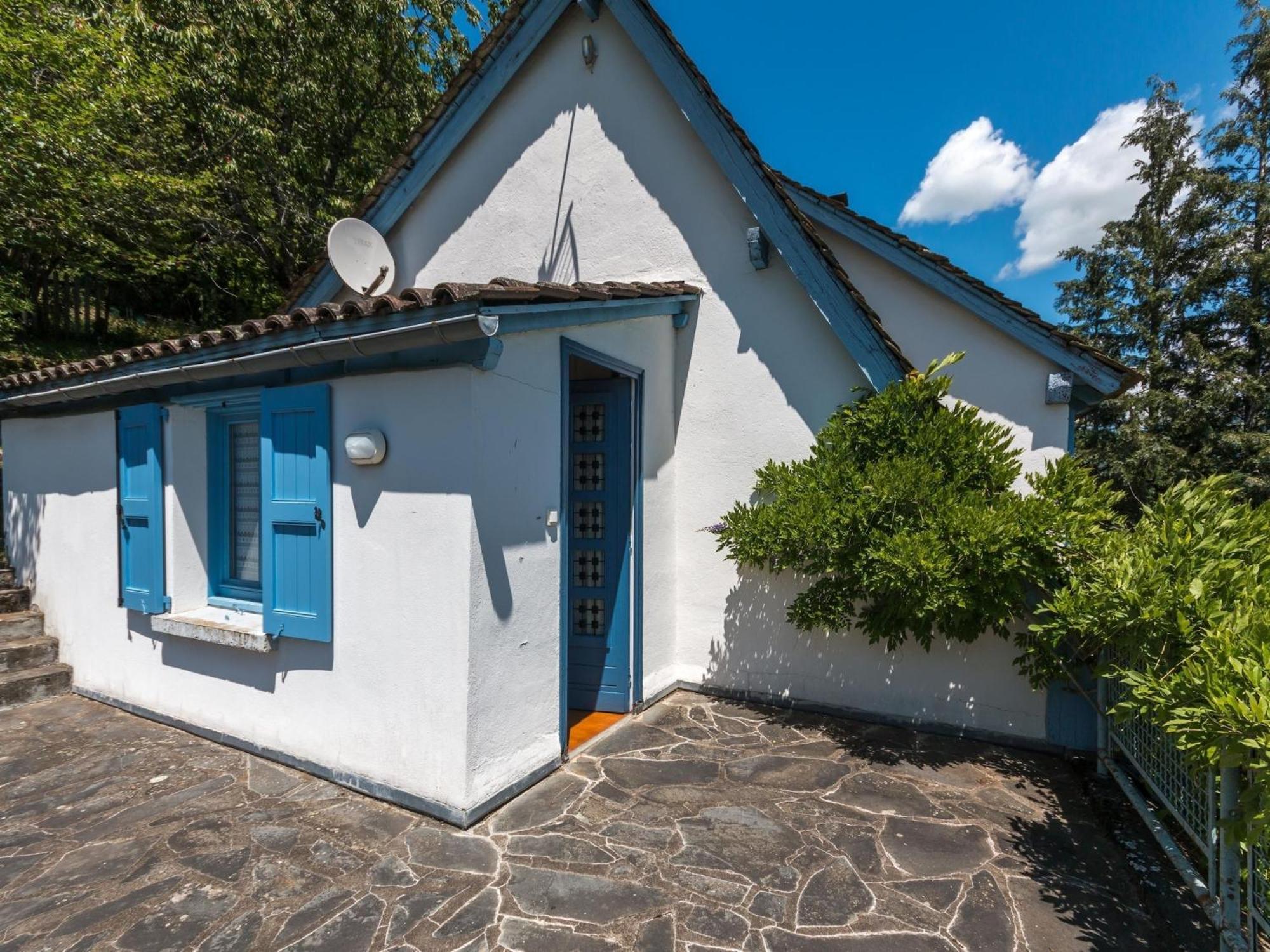Vic-sur-Cère Beautiful Villa In The Parc Des Volcans D Auvergne מראה חיצוני תמונה